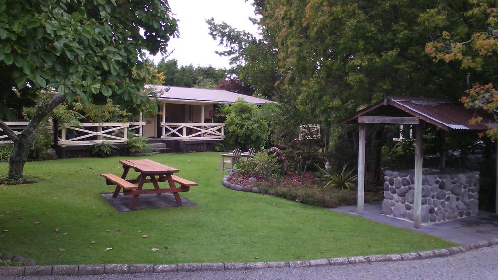 Creel Lodge Turangi Exterior photo